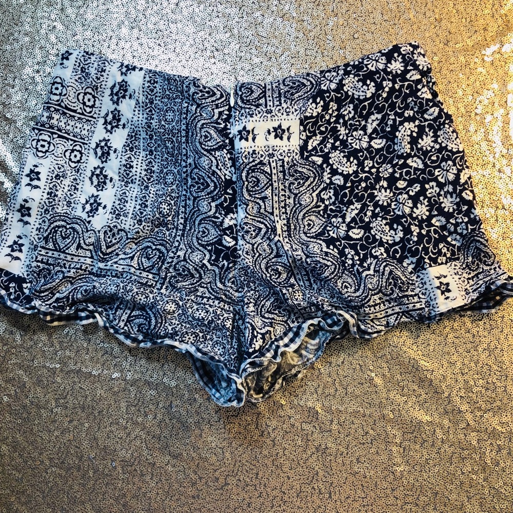 Altard State Women’s Navy Blue & White Shorts Size S - Picture 2 of 8